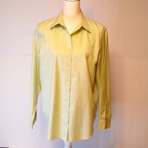 Orvis Long Sleeve Women's Button Down Dress Shirt. Light Green - Size 12